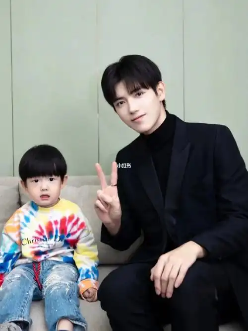 合照小米小宝演员陈飞宇