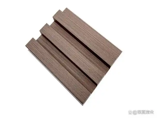 徐州木饰面板批发是一种集装饰性,实用性,环保性于一体的家居建材产品