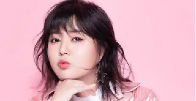 《胖胖惹人爱》歌手王七七星光大道决赛季 深情演绎原创歌曲《十里》