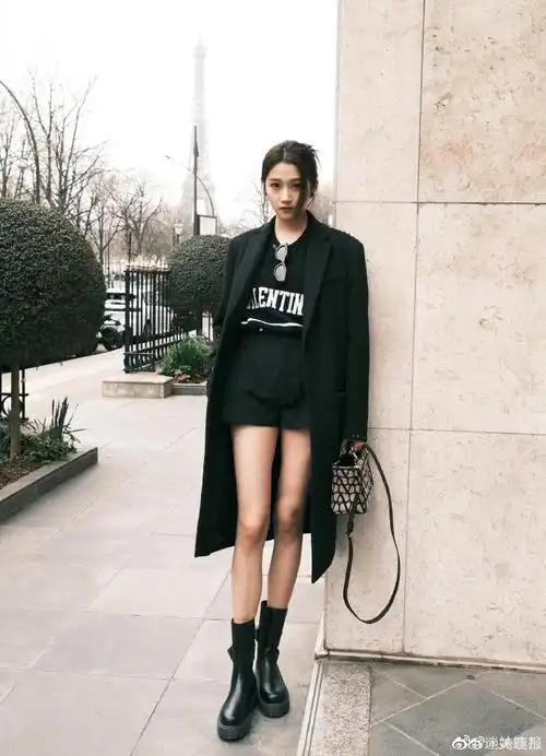 关晓彤巴黎时装周造型##关晓彤清晨巴黎街拍