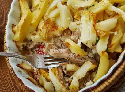 斯基格基尤劳斯芬兰格尔蒂因芬兰菜传统什锦菜肴的顶部视图.照片