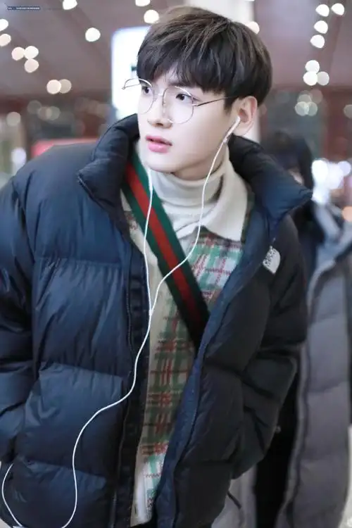 翟潇闻日常眼镜杀