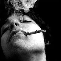 喝酒抽烟流泪的头像点击鼠标右键下载