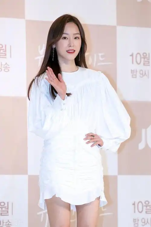 徐贤真亮相她展示出与众不同的美