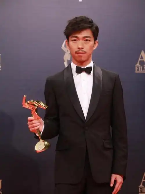 40岁谭卓和"黄毛"章宇公开"示爱",《药神》中两人早有迹可循