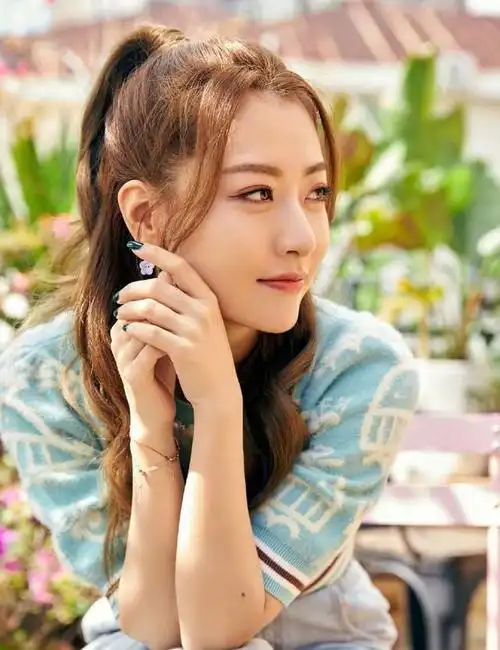 白冰甜美温婉写真图片