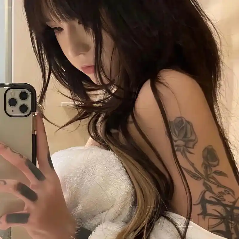 总不能一直怀念以前吧 毕竟停止不前的只有我#辣妹 #头像 # - 抖音