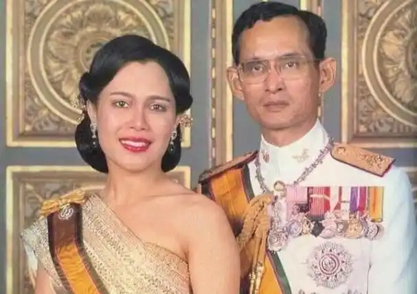 "亚洲美后"诗丽吉:让普密蓬一见倾心,可她却出轨保镖背叛国王