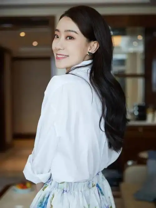 喜剧界颜值担当—张小斐