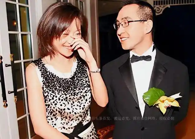 何猷龙曾表示,他最看重与妻子的关系,要确保大部分