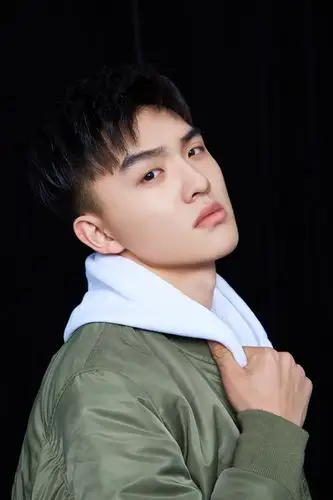 《海牧》郑伟曝生日写真 戏里戏外气场大不同