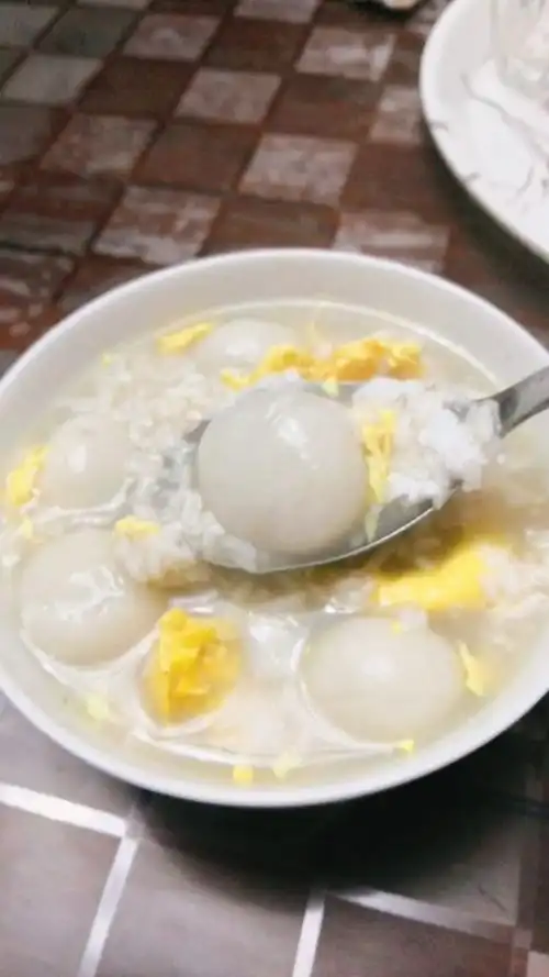 简单好吃易学的甜酒汤圆冲蛋~@{uid:1502349662339070,nick:经