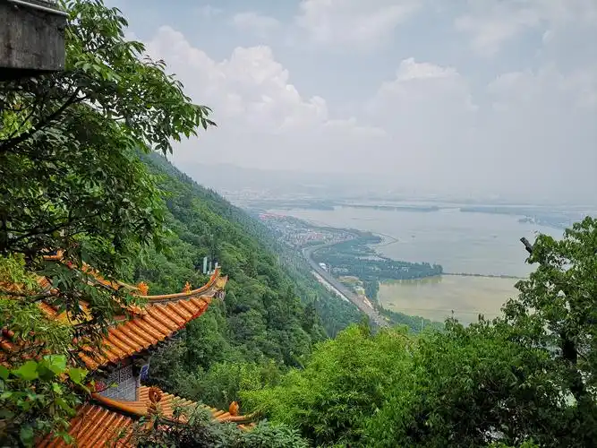 昆明西山风景区,龙门