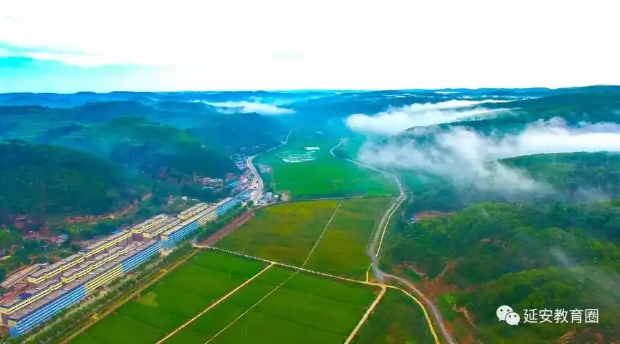 高颜值的南泥湾一到秋天就美得一塌糊涂