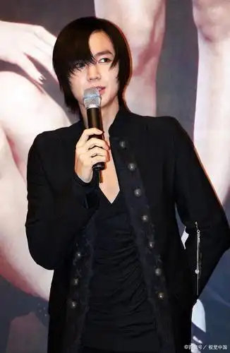 张根硕六千万买江南500平房豪宅,花美男衣柜原来是这样!