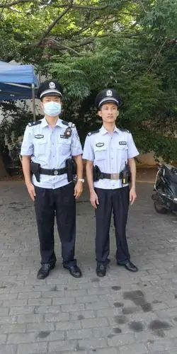 龙华分局路管员执勤