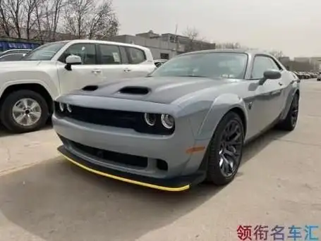 23款道奇地狱猫6.2颜色配置全降40余万-新浪汽车