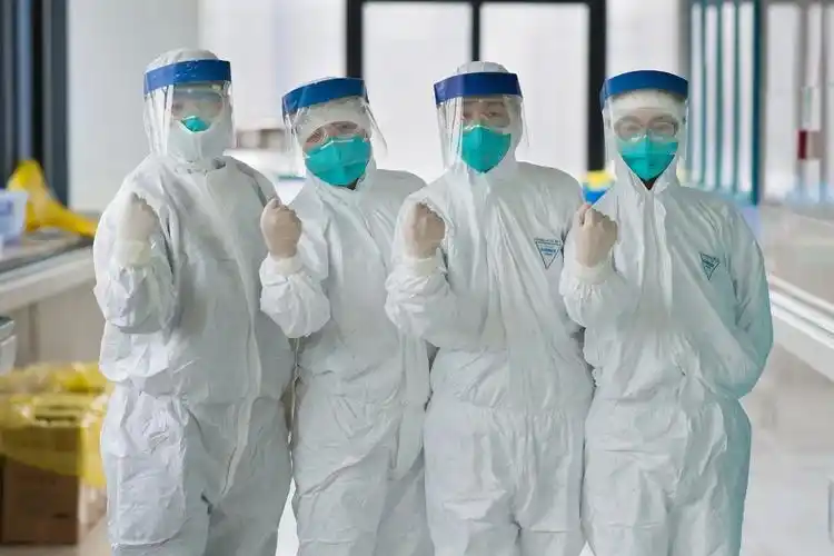 江苏摄影人战疫在行动最美医务工作者