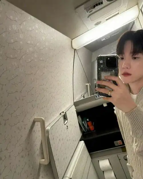 边伯贤超话#边伯贤#240327 ins更新 戒指戒指戒指95