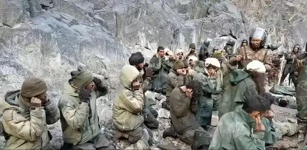 20年中印冲突细节再爆,解放军以少胜多,印军遭惨败尸体摆满一地