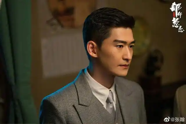 由张翰领衔主演的抗战题材电视剧《烽烟尽处》在腾讯视频,爱奇艺圆满