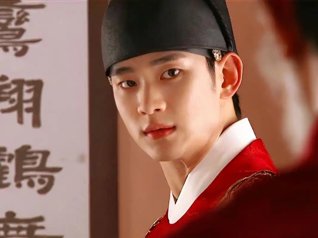 因为金秀贤的《拥抱太阳的月亮》 第一次被除大天朝以外的古装所震撼