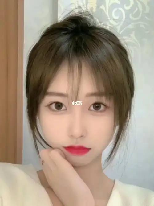 减龄刘海超级显脸小