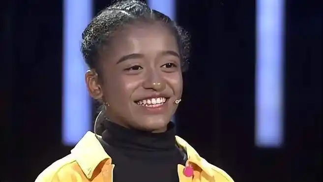 中非混血女孩自信上场,现场展示舞蹈,惊艳全场丨奇妙的汉字