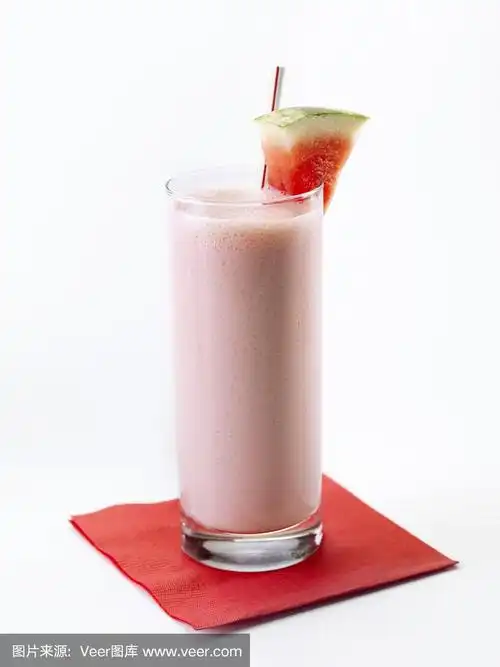 新鲜的西瓜奶昔