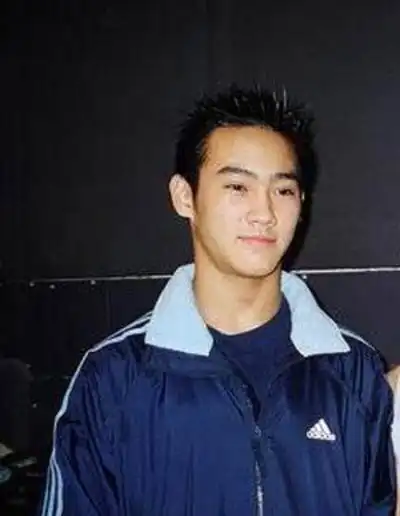 房产界第一帅汤珈铖vs赵雅芝之子黄光业