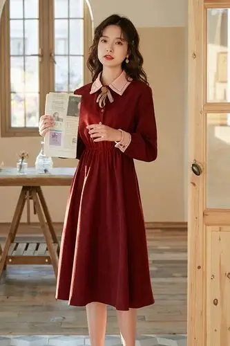早秋冬季长袖酒红色连衣裙女2020年新款法式复古温柔赫本风长裙子