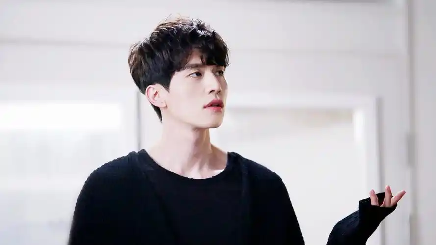 李东旭帅气美图