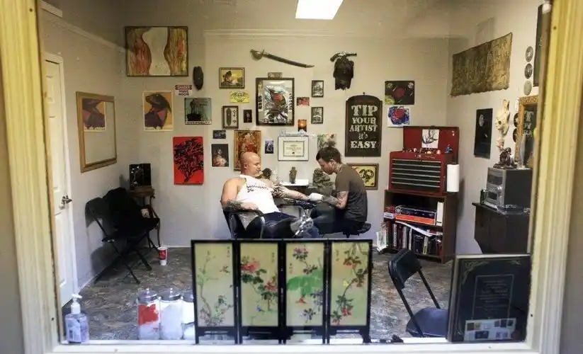 纹身店装修设计效果图