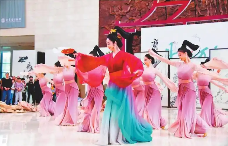 《国宝辽宁》系列舞蹈首秀:"洛神"翩然出画来