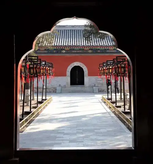 圆明园正觉寺是一座典型皇家佛寺,乾隆三十八年(1773年)建成,1860年和