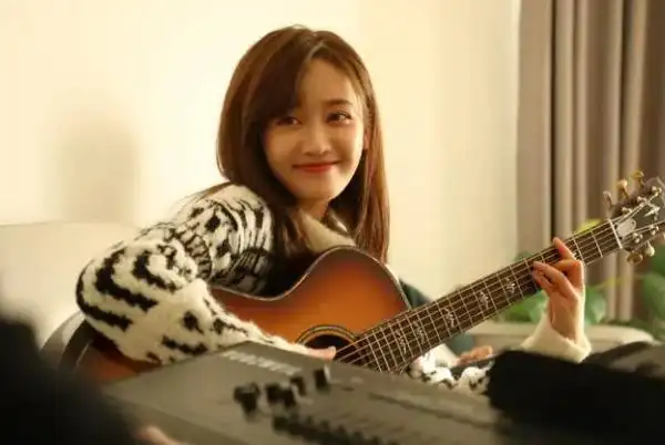 在2018年时,龚俊和郑湫泓曾合作过一部叫做《绝世千金》的网剧,这个网