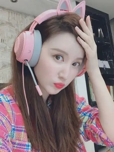 张萌这张脸真是蛮可惜的.