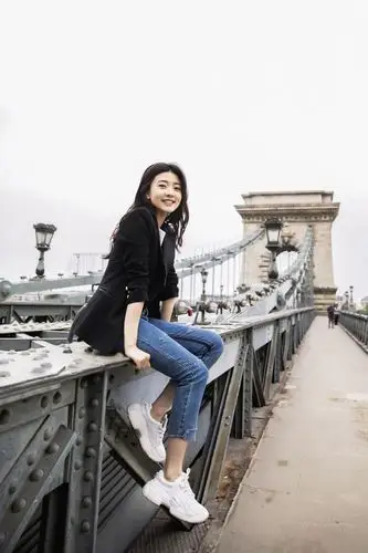 梁洁西装干练酷飒写真图片25