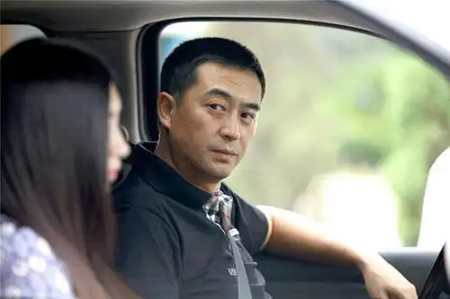 张嘉译领衔《一仆二主》 "主仆恋"成新热点