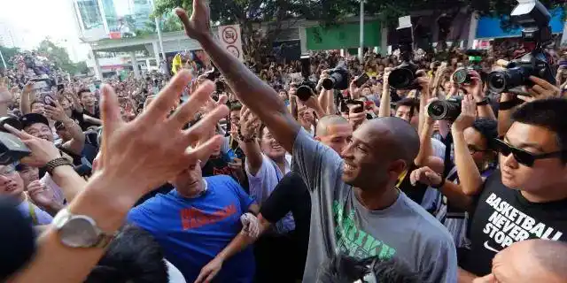 科比中国行盛大场面高清壁纸图