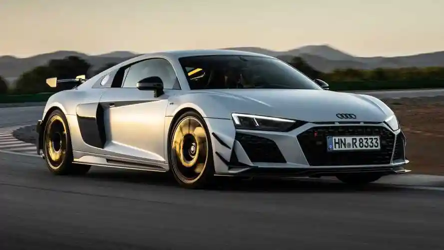 一代"神车"落幕:最后一辆奥迪r8下线 大众v10发动机停产