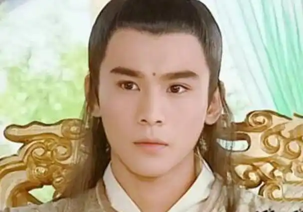 乔振宇的6个男神角色,周霆琛超帅,少恭很霸气,这位风华绝代!