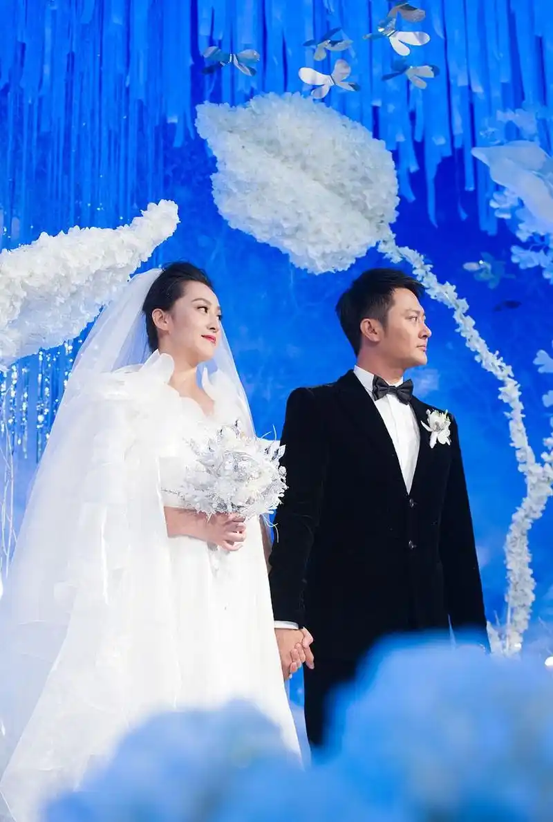 李承铉曾在张杰谢娜婚礼晕倒#  李承铉,一位知名的中国艺人,曾在止