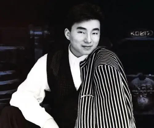 这位年轻人名叫吕方,参加比赛时正在读初中,家境贫寒的他来参加比赛就