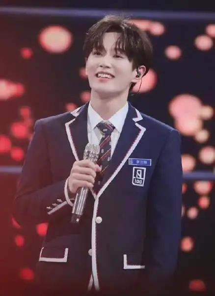 2019年1月21日,参加的偶像男团竞演养成类真人秀《青春有你》在爱