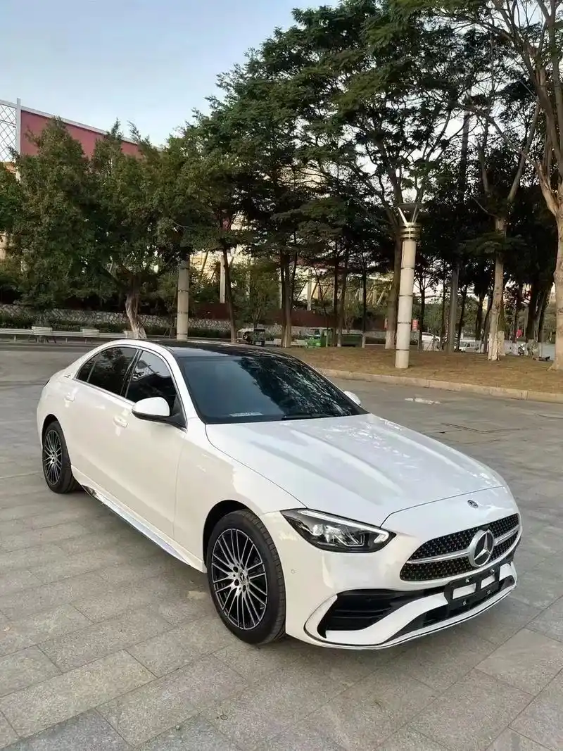 新款奔驰c260l 虽然没有像大哥s级那么大 但是内饰几乎一 - 抖音