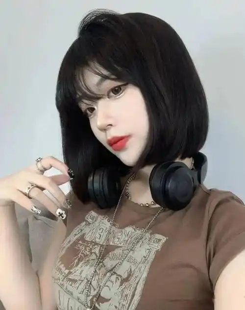 当代"女网红短发"._发型_中国_人类