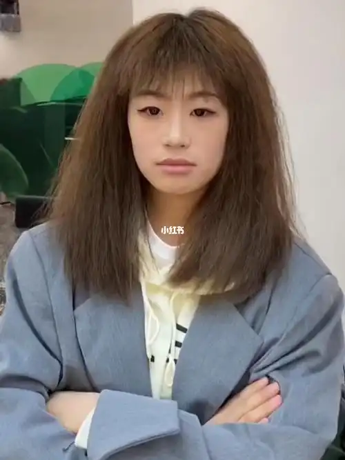 沙发自然的头发怎么剪不翻车