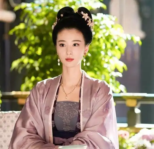 《清平乐》豆瓣评分骤降至7.2分,原因并不能怪张妼晗