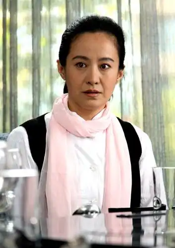 电视 > 正文      由中戏87明星班自导自演的都市情感大剧《青春四十